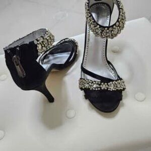 Adrienne Vittadini, Woman Black Germain embellished slingback sandals, size 8